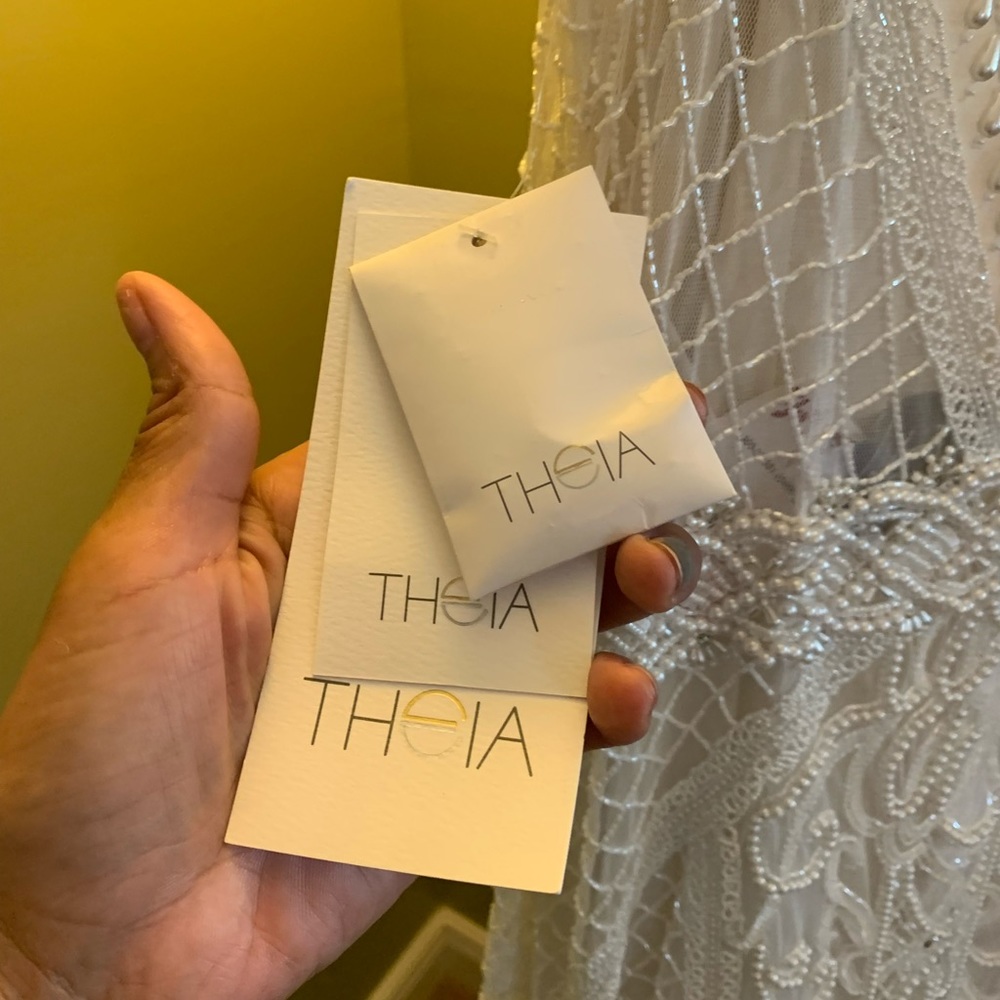 Theia hand embroidered mermaid wedding gown - Picture 4 of 16
